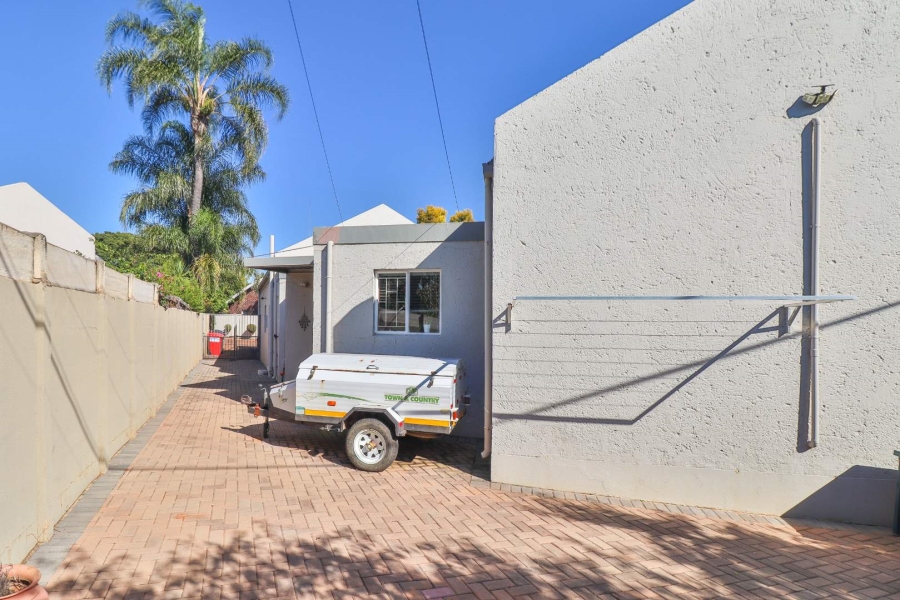 3 Bedroom Property for Sale in Faerie Glen Gauteng