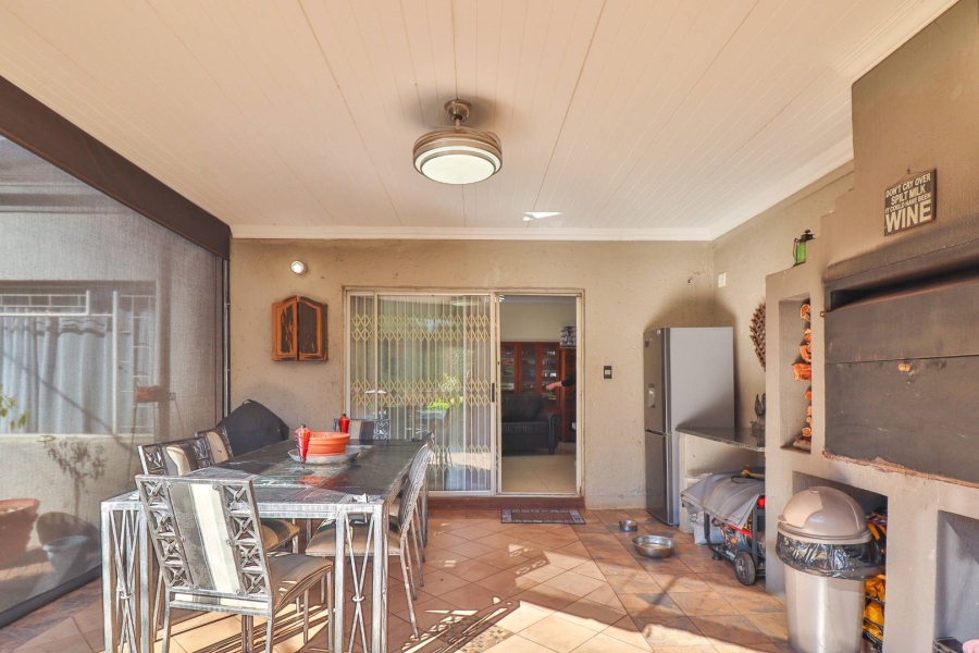 3 Bedroom Property for Sale in Faerie Glen Gauteng