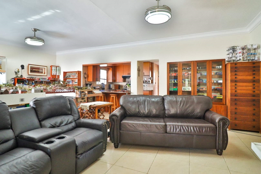 3 Bedroom Property for Sale in Faerie Glen Gauteng