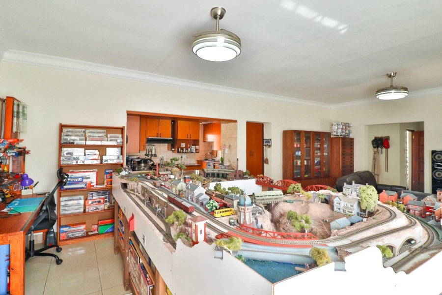 3 Bedroom Property for Sale in Faerie Glen Gauteng
