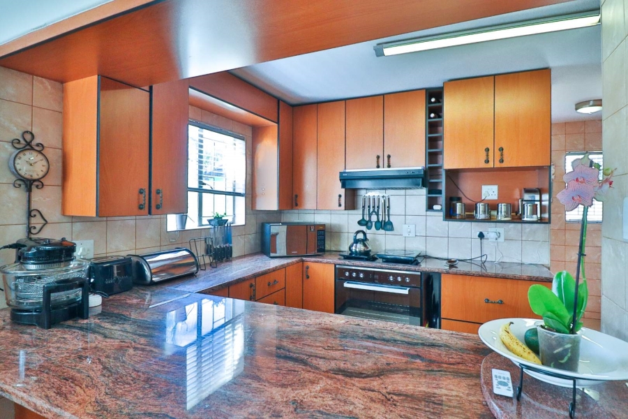 3 Bedroom Property for Sale in Faerie Glen Gauteng