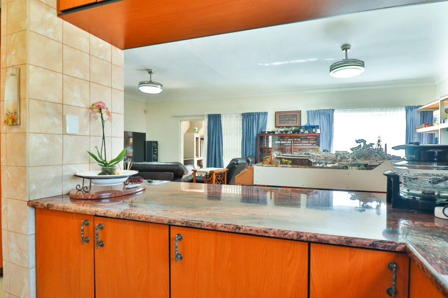 3 Bedroom Property for Sale in Faerie Glen Gauteng
