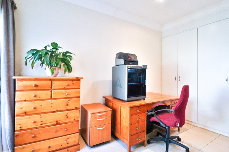 3 Bedroom Property for Sale in Faerie Glen Gauteng