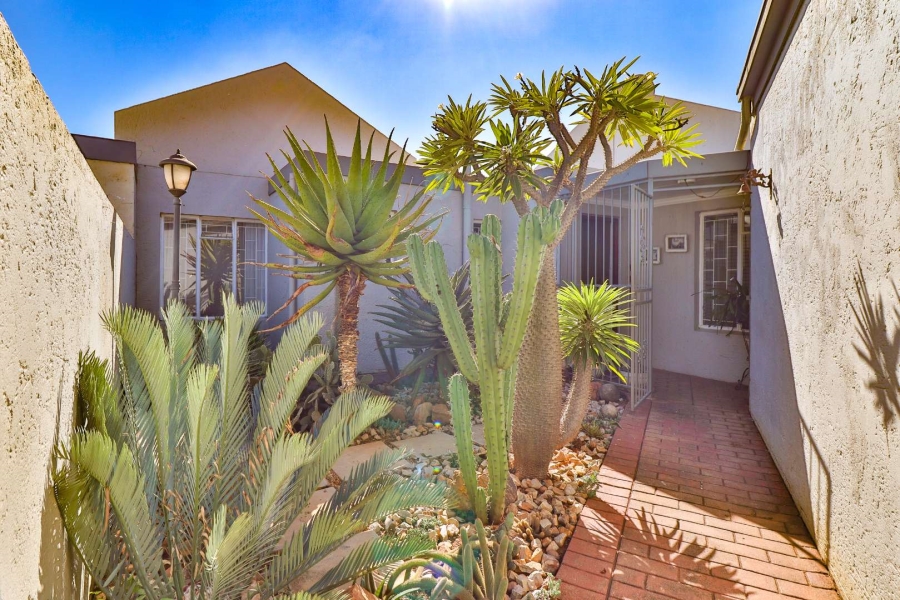 3 Bedroom Property for Sale in Faerie Glen Gauteng