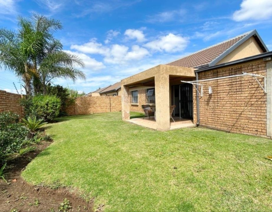 2 Bedroom Property for Sale in Equestria Gauteng