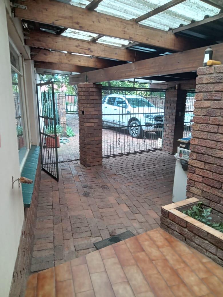4 Bedroom Property for Sale in Wierdapark Gauteng