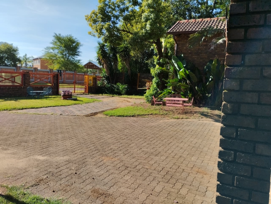 3 Bedroom Property for Sale in Kirkney Ext 5 Gauteng