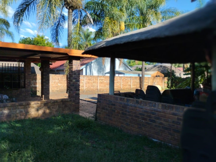 3 Bedroom Property for Sale in Kirkney Ext 5 Gauteng