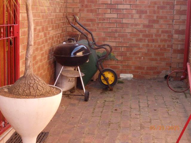 3 Bedroom Property for Sale in Garsfontein Gauteng