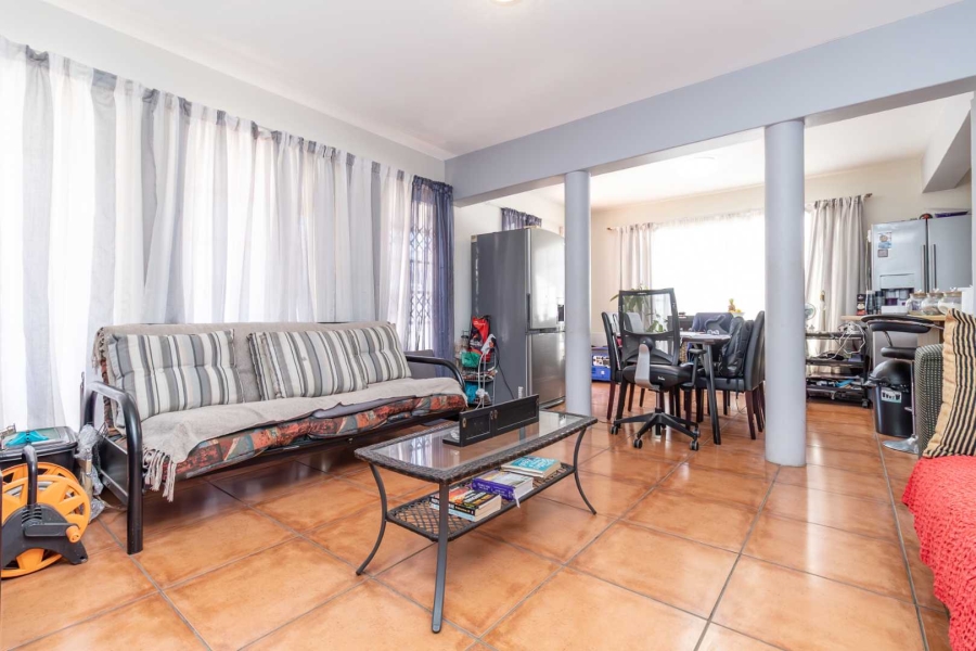 2 Bedroom Property for Sale in Magaliessig Gauteng