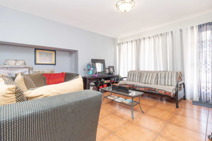 2 Bedroom Property for Sale in Magaliessig Gauteng