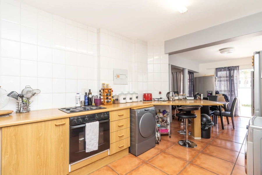 2 Bedroom Property for Sale in Magaliessig Gauteng