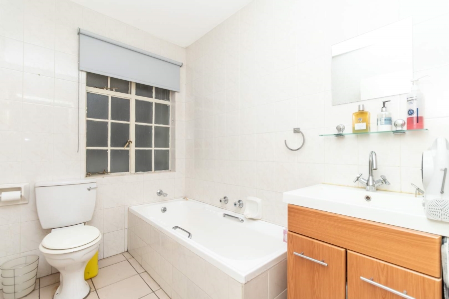 2 Bedroom Property for Sale in Magaliessig Gauteng