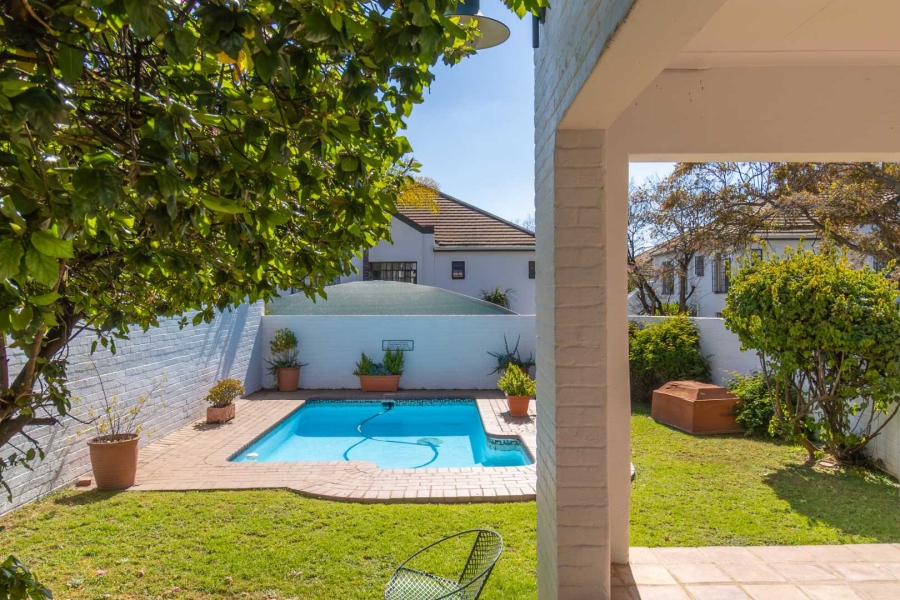 2 Bedroom Property for Sale in Magaliessig Gauteng