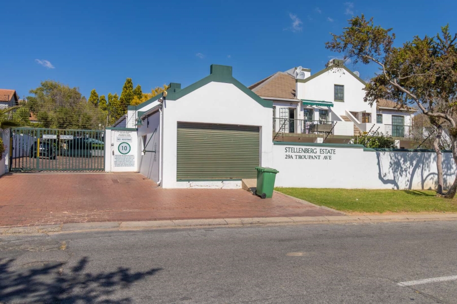 2 Bedroom Property for Sale in Magaliessig Gauteng