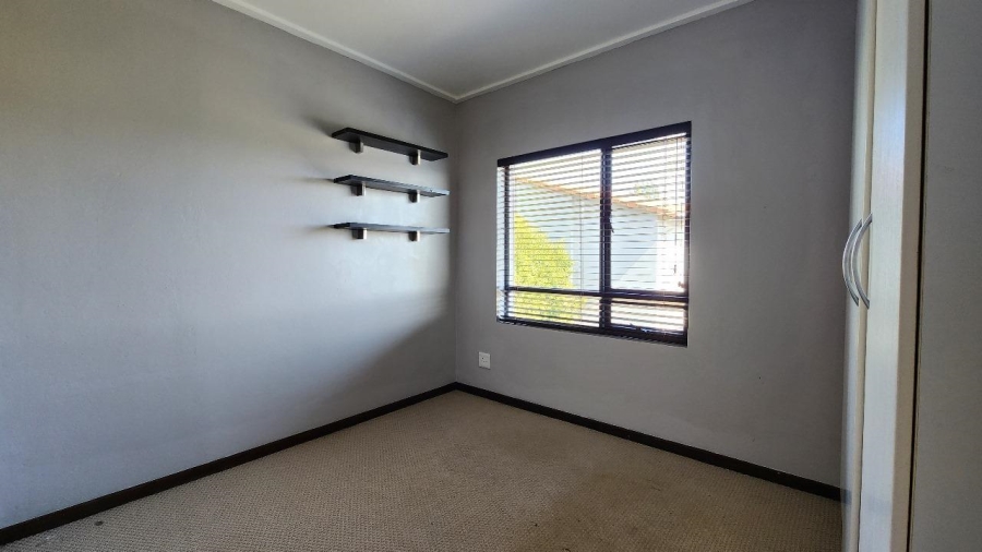 To Let 2 Bedroom Property for Rent in Jackal Creek Golf Estate Gauteng