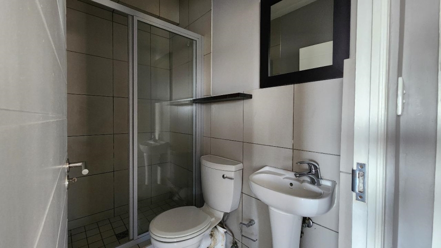 To Let 2 Bedroom Property for Rent in Jackal Creek Golf Estate Gauteng