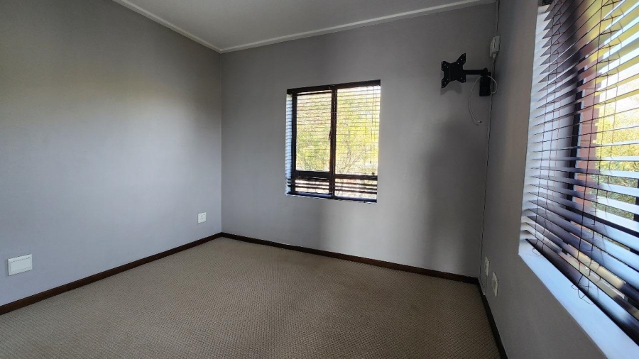 To Let 2 Bedroom Property for Rent in Jackal Creek Golf Estate Gauteng