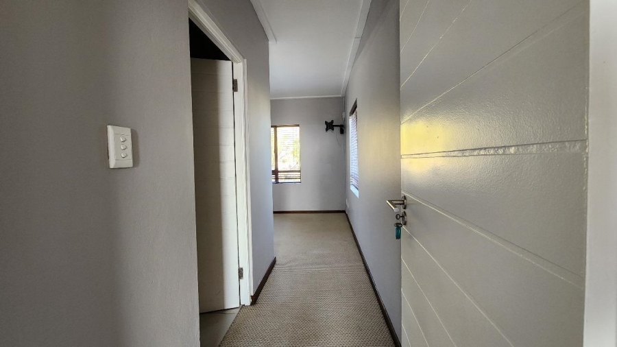 To Let 2 Bedroom Property for Rent in Jackal Creek Golf Estate Gauteng