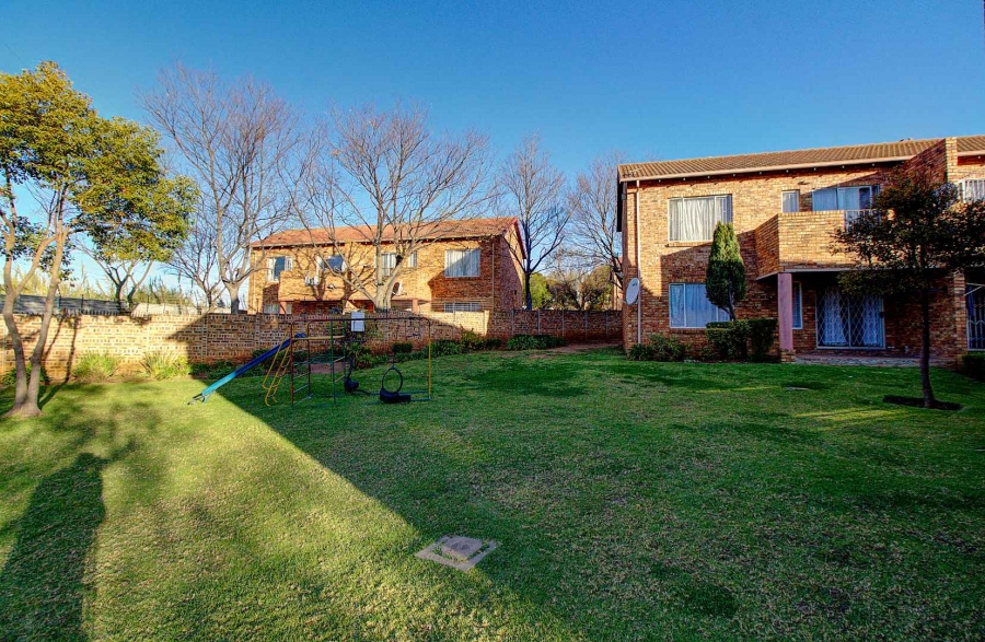 2 Bedroom Property for Sale in Wilgeheuwel Gauteng