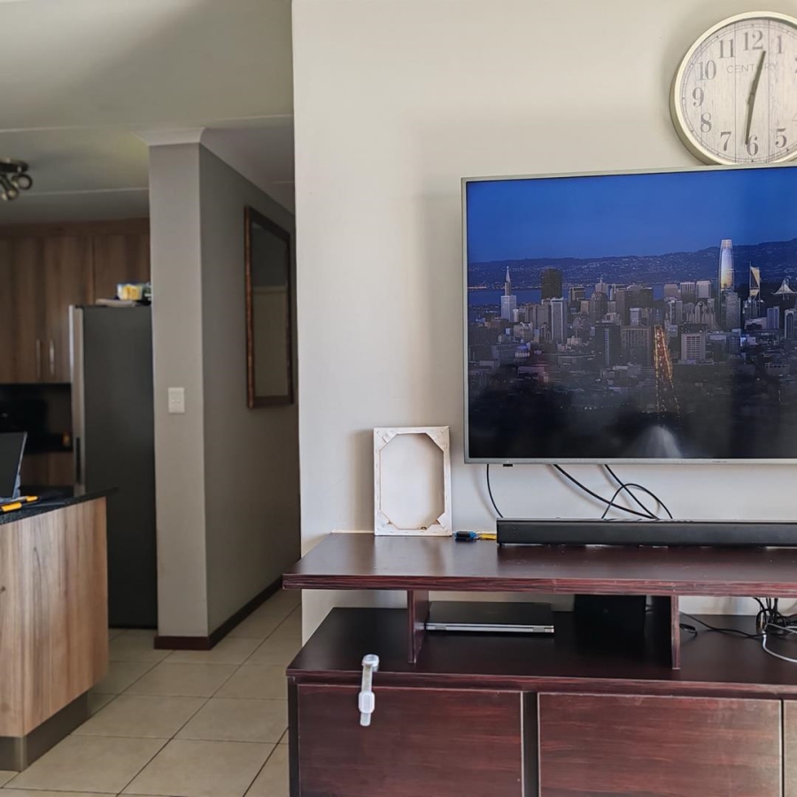 2 Bedroom Property for Sale in Noordwyk Gauteng