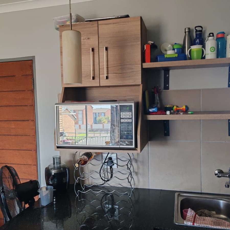 2 Bedroom Property for Sale in Noordwyk Gauteng