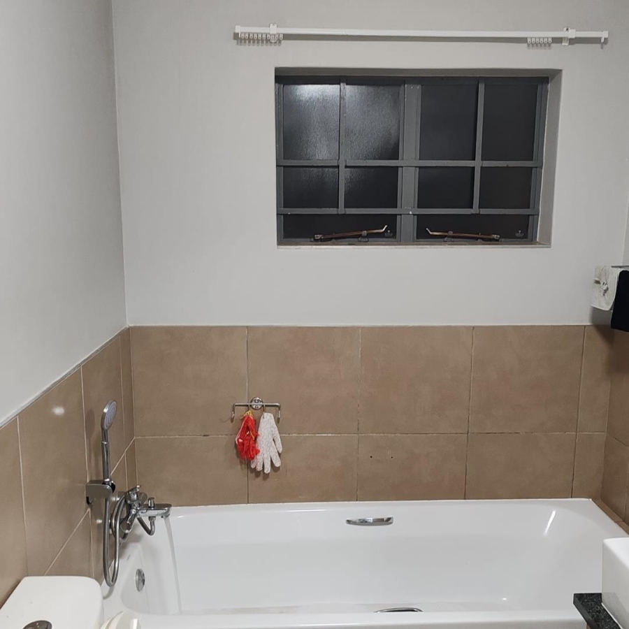 2 Bedroom Property for Sale in Noordwyk Gauteng