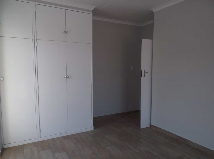 3 Bedroom Property for Sale in Farrarmere Gauteng