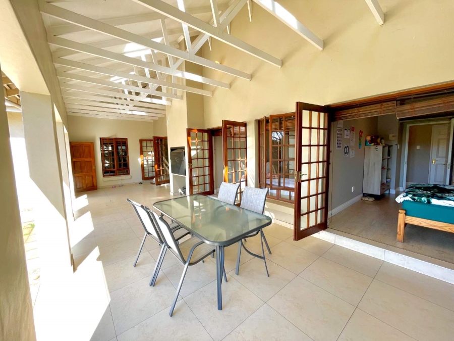 To Let 5 Bedroom Property for Rent in Woodhill Estate Gauteng