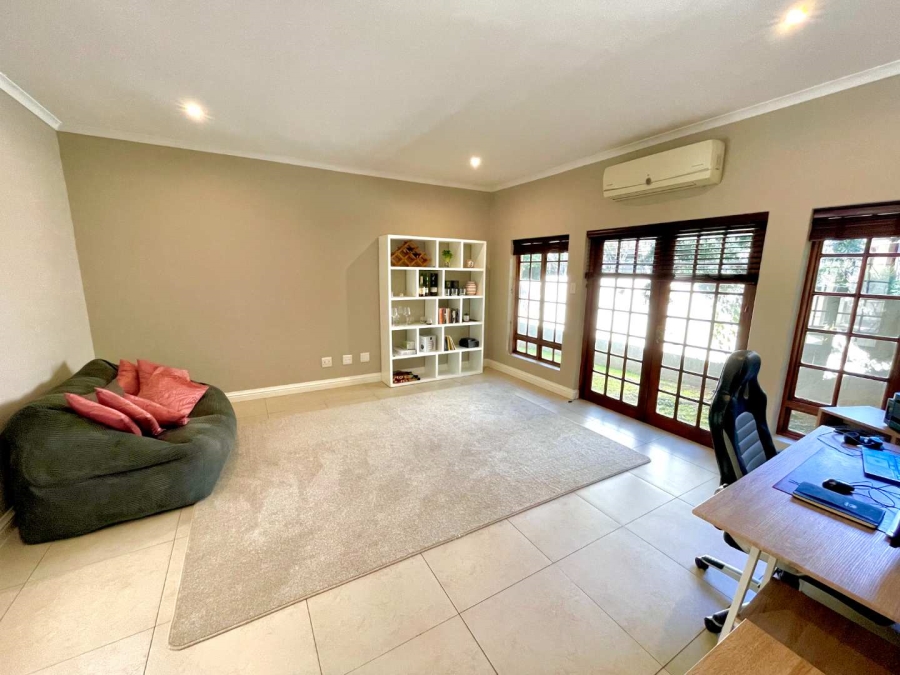 To Let 5 Bedroom Property for Rent in Woodhill Estate Gauteng