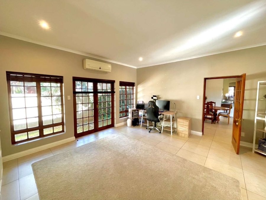 To Let 5 Bedroom Property for Rent in Woodhill Estate Gauteng