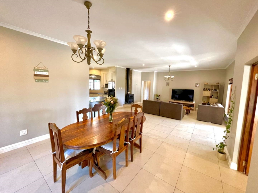 To Let 5 Bedroom Property for Rent in Woodhill Estate Gauteng