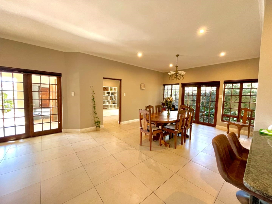 To Let 5 Bedroom Property for Rent in Woodhill Estate Gauteng