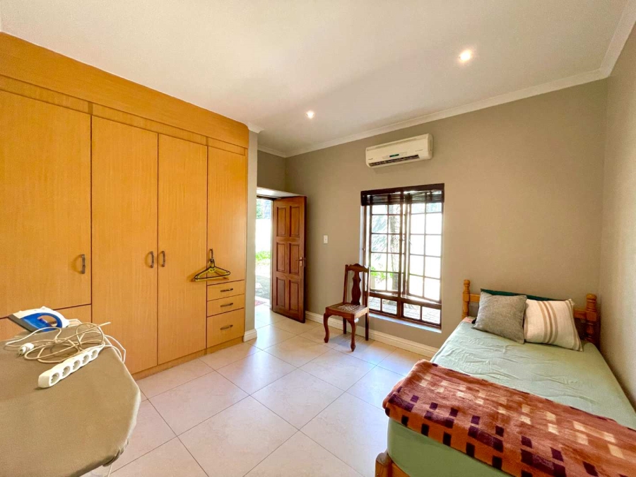 To Let 5 Bedroom Property for Rent in Woodhill Estate Gauteng