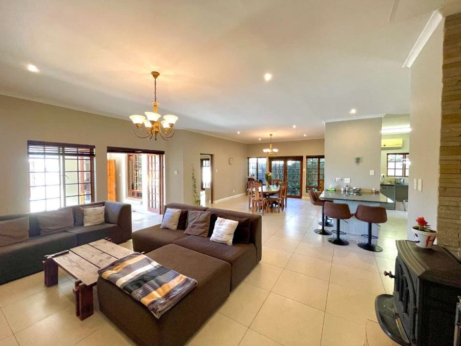 To Let 5 Bedroom Property for Rent in Woodhill Estate Gauteng