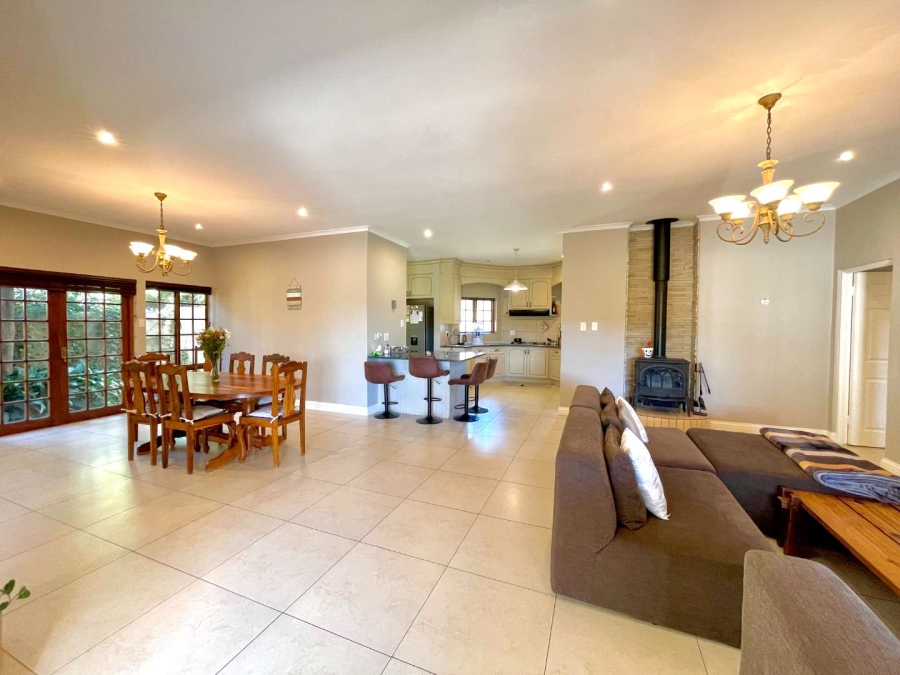 To Let 5 Bedroom Property for Rent in Woodhill Estate Gauteng