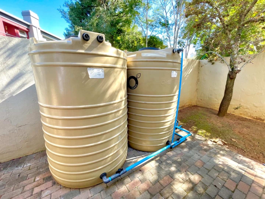 To Let 5 Bedroom Property for Rent in Woodhill Estate Gauteng