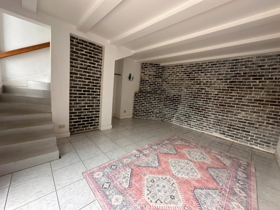To Let 4 Bedroom Property for Rent in Constantia Kloof Gauteng