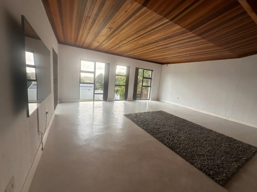 To Let 4 Bedroom Property for Rent in Constantia Kloof Gauteng
