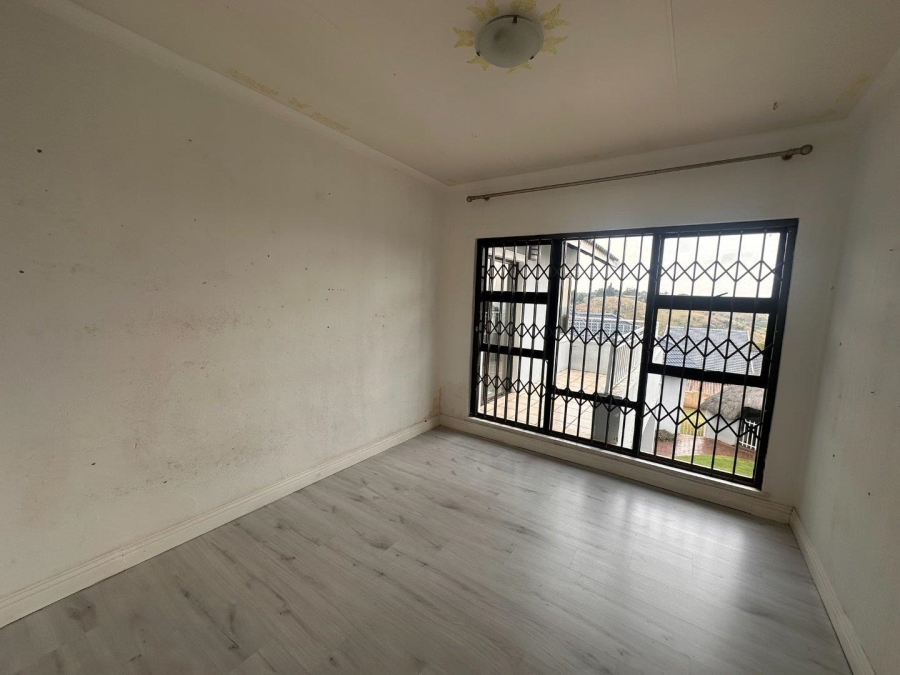 To Let 4 Bedroom Property for Rent in Constantia Kloof Gauteng