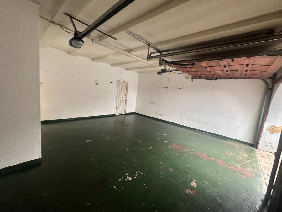 To Let 4 Bedroom Property for Rent in Constantia Kloof Gauteng