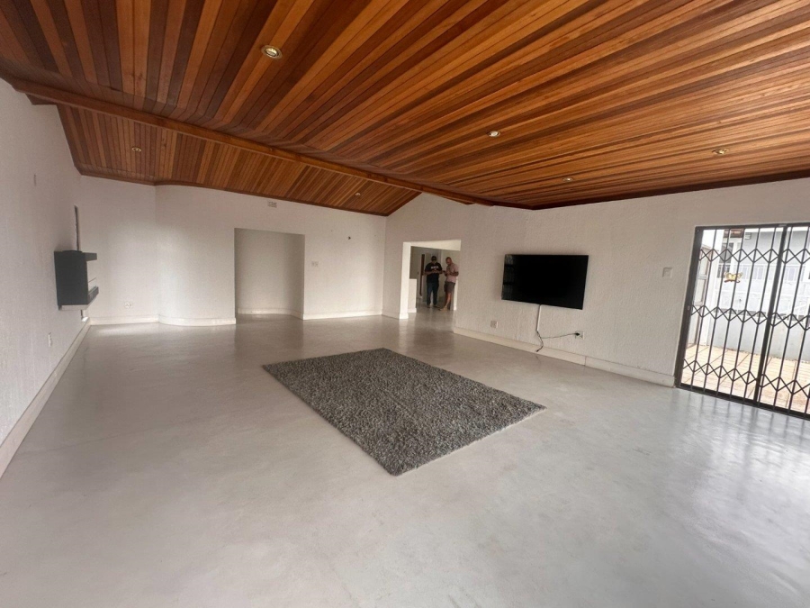 To Let 4 Bedroom Property for Rent in Constantia Kloof Gauteng