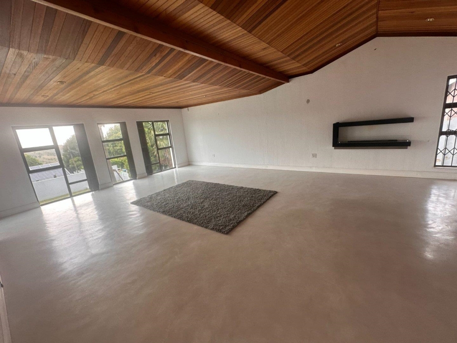 To Let 4 Bedroom Property for Rent in Constantia Kloof Gauteng