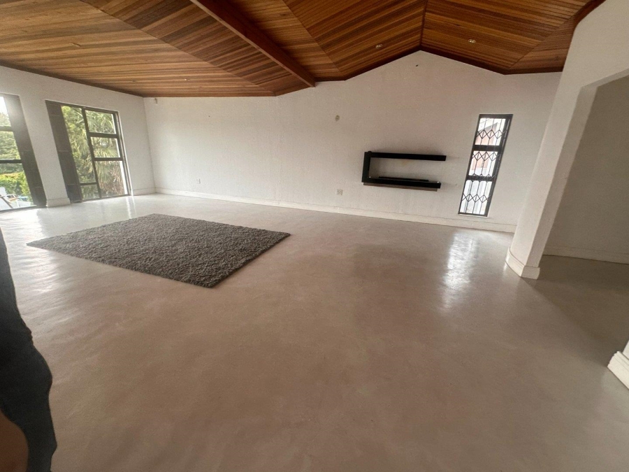 To Let 4 Bedroom Property for Rent in Constantia Kloof Gauteng
