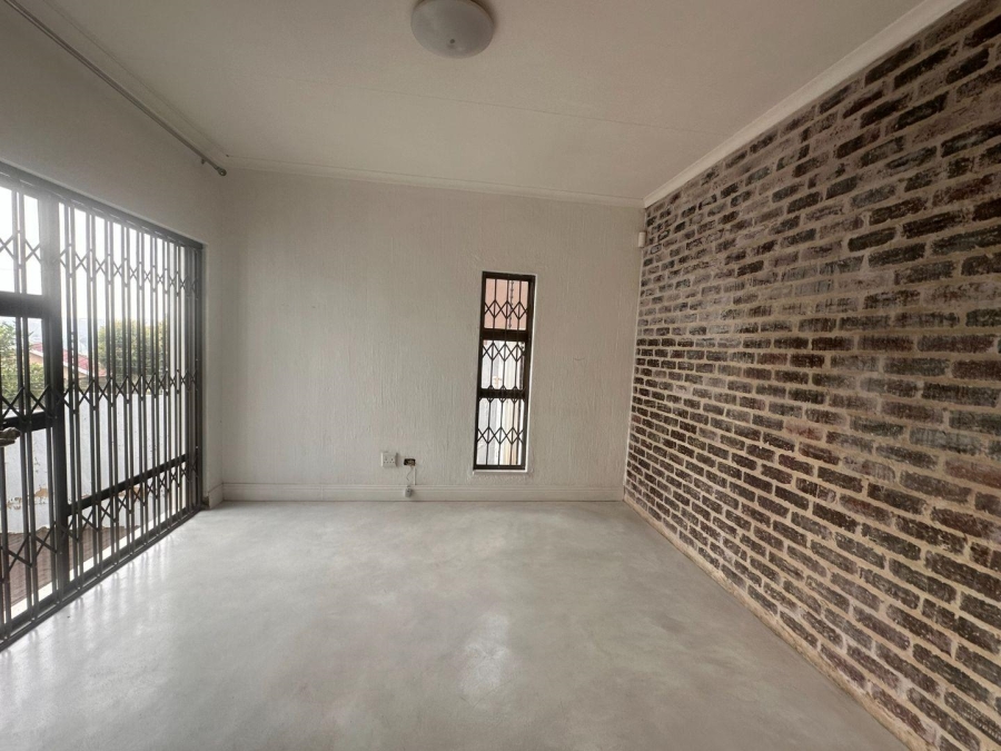 To Let 4 Bedroom Property for Rent in Constantia Kloof Gauteng