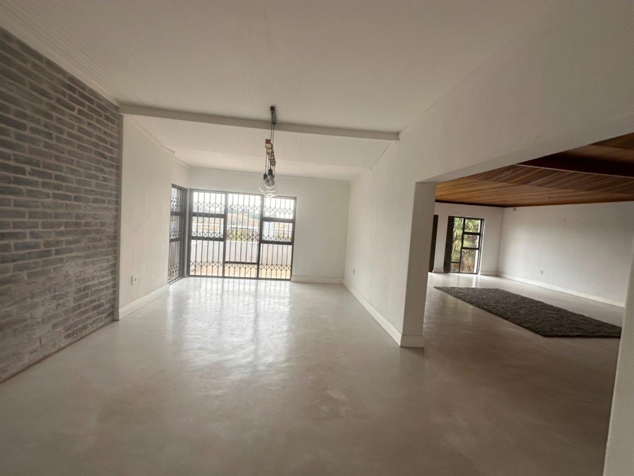 To Let 4 Bedroom Property for Rent in Constantia Kloof Gauteng