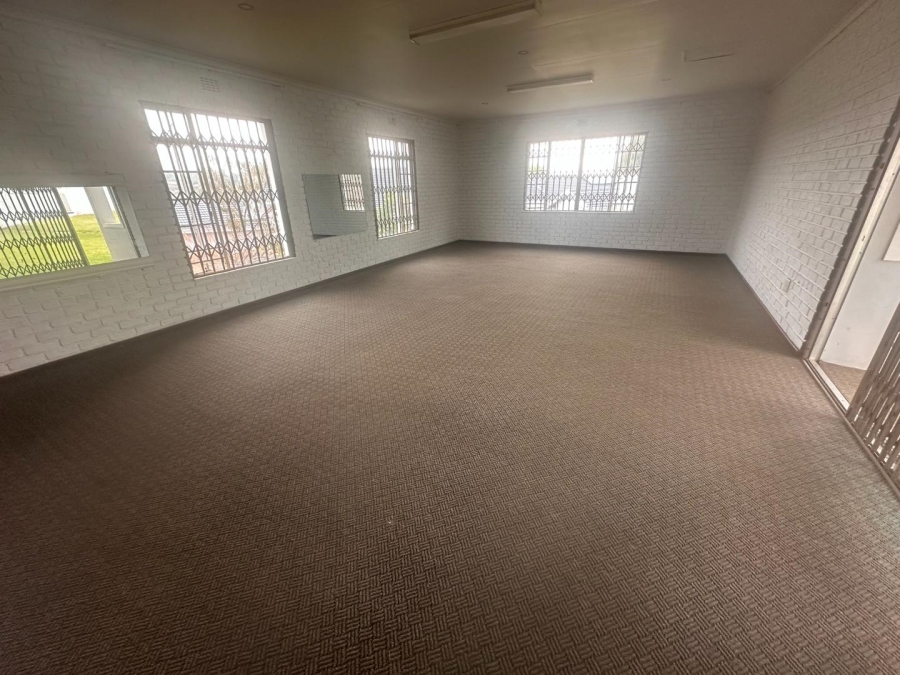To Let 4 Bedroom Property for Rent in Constantia Kloof Gauteng