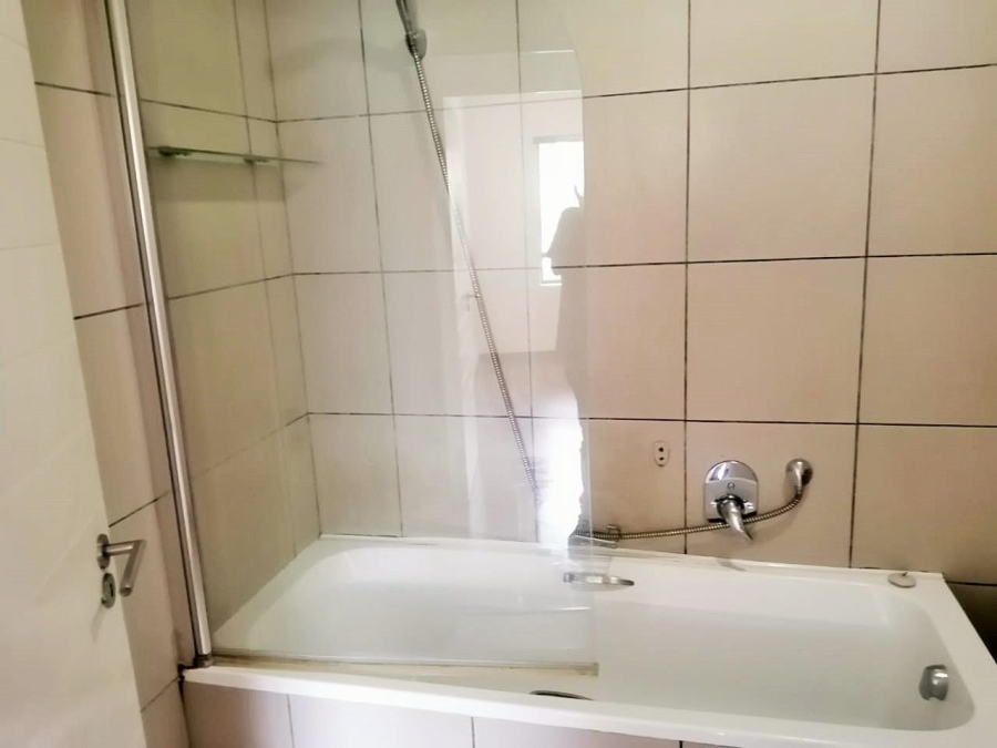 To Let 1 Bedroom Property for Rent in Jackal Creek Golf Estate Gauteng
