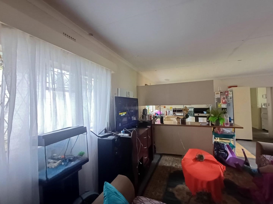 To Let 4 Bedroom Property for Rent in Kensington B Gauteng