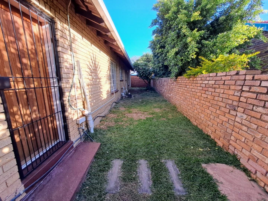 3 Bedroom Property for Sale in Annlin Gauteng